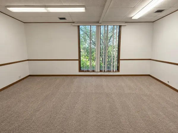 350 S Schmale RD #160, Carol Stream, IL 60188