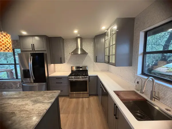 400 N Ronay DR, Spicewood, TX 78669