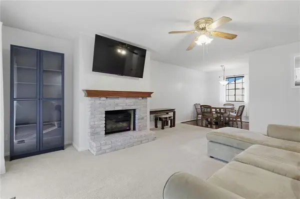 10806 Westgate RD, Overland Park, KS 66210
