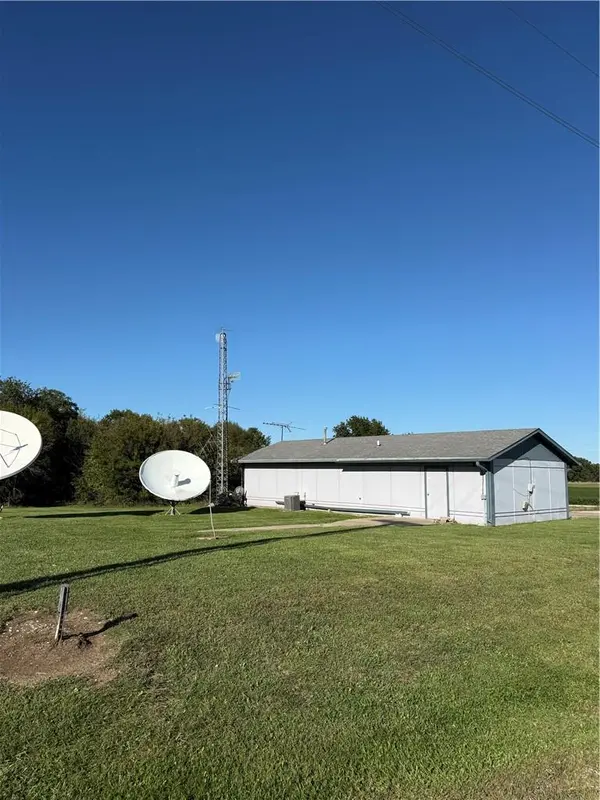1910 South 6th ST, Burlington, KS 66839