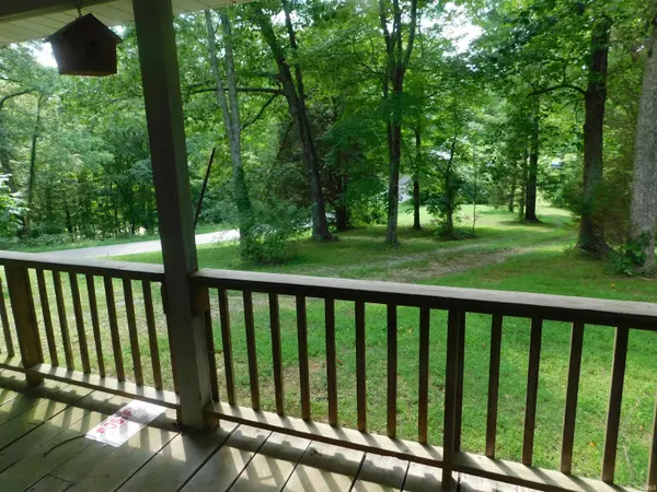 6872 E Hurst RD, Pekin, IN 47165-7117