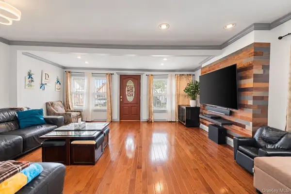 111-35 166 ST, Jamaica, NY 11433