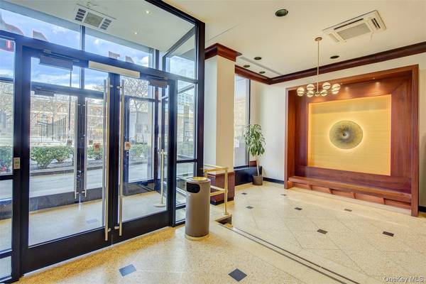 41-40 Union #16M, Flushing, NY 11355