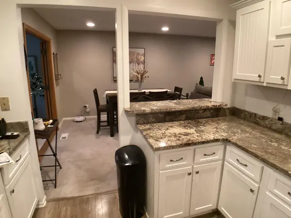 3245 Pilgrim LN N, Plymouth, MN 55441