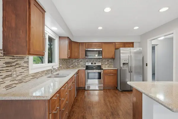 8481 134th Street CT, Apple Valley, MN 55124