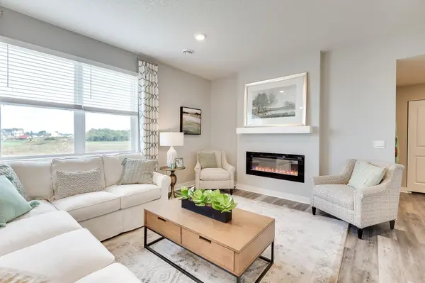 156 Snowdrop TRL, Waconia, MN 55387
