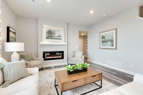 156 Snowdrop TRL, Waconia, MN 55387