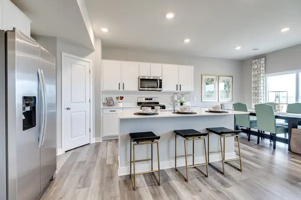 156 Snowdrop TRL, Waconia, MN 55387