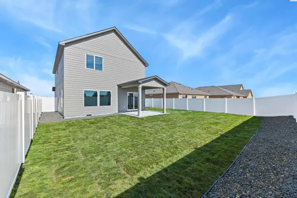 5816 Redtail Dr, Pasco, WA 99301