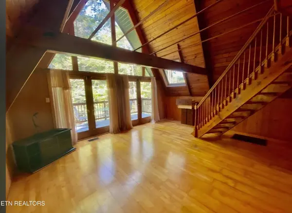 704 SE Selma Lane, Gatlinburg, TN 37738