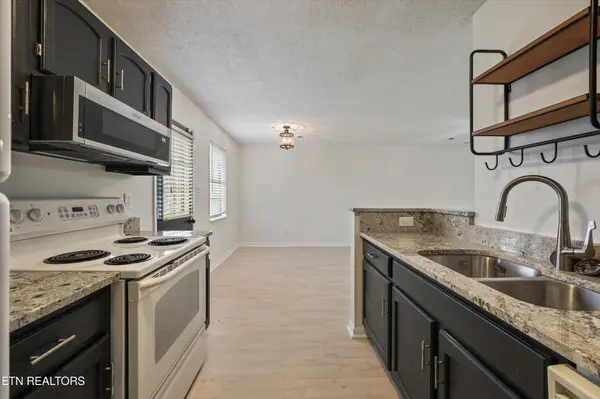 9005 Fountain Brook Lane, Knoxville, TN 37923