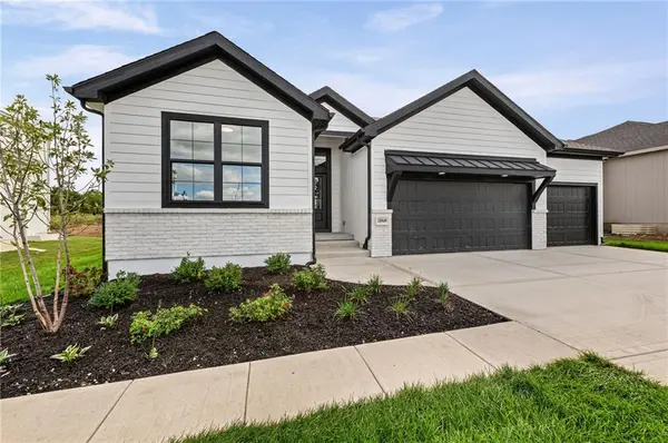 18949 W 193rd TER, Spring Hill, KS 66083