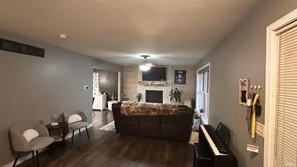 1238 Crimson Leaf DR, Goshen, IN 46526-6283