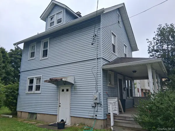 26 High ST, Roslyn Heights, NY 11577