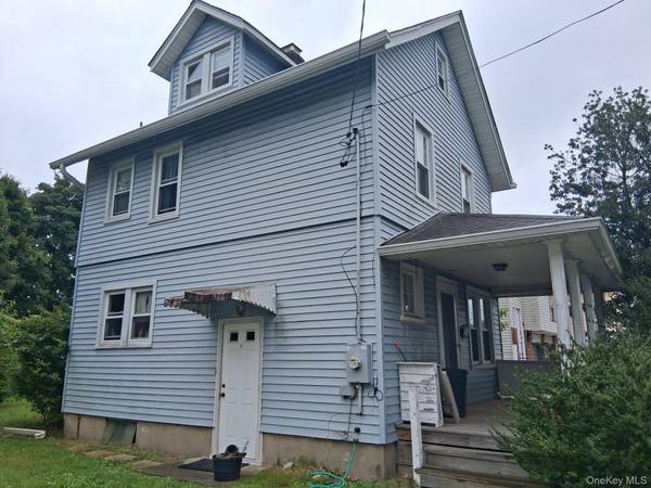 26 High ST, Roslyn Heights, NY 11577