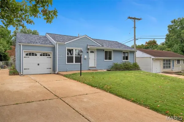 6320 Ashbury DR, St Louis, MO 63123