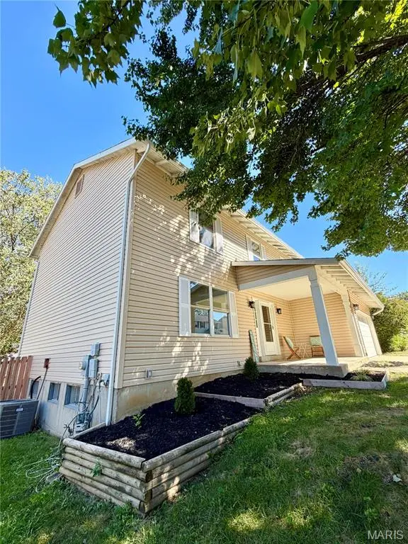 920 Blake CT, St Peters, MO 63376