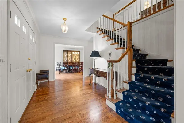 70 W Sandpiper LN, Lake Forest, IL 60045