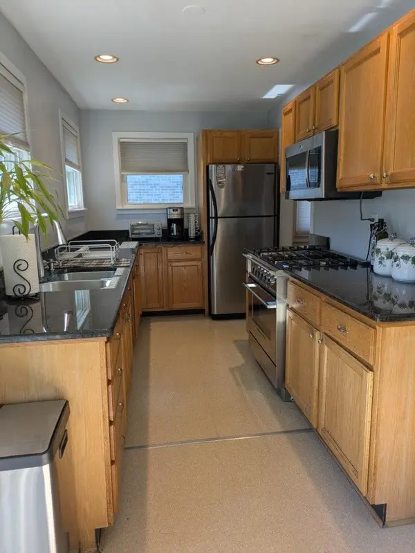 22W043 1st ST, Glen Ellyn, IL 60137