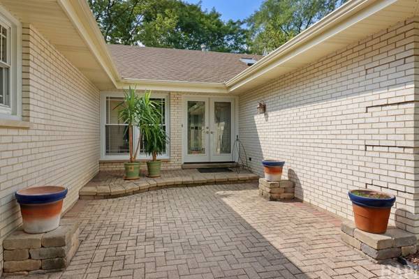 994 Commonwealth CT, Barrington, IL 60010