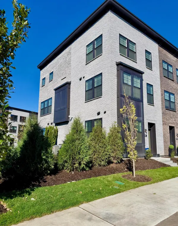 851 Mount Curve, Saint Paul, MN 55116