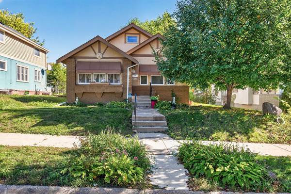 1718 Vincent AVE N, Minneapolis, MN 55411