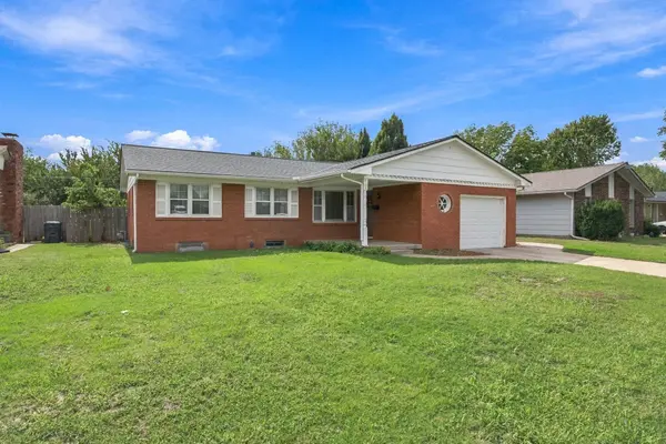 8105 E Clay St, Wichita, KS 67207