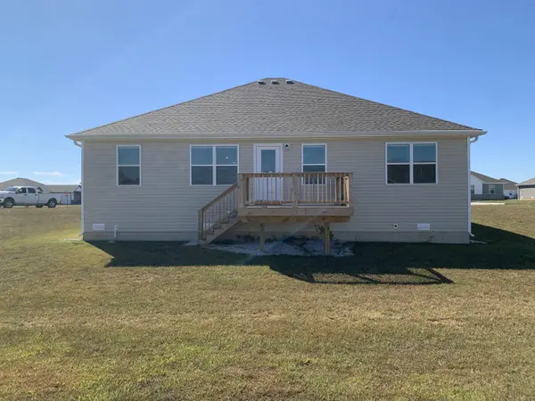 1325 W Kay ST, Bolivar, MO 65613