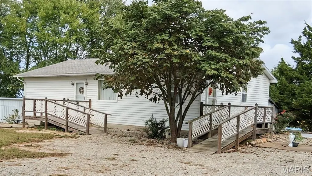 14033 River Aux Vases Church Rd RD, Ste Genevieve, MO 63670