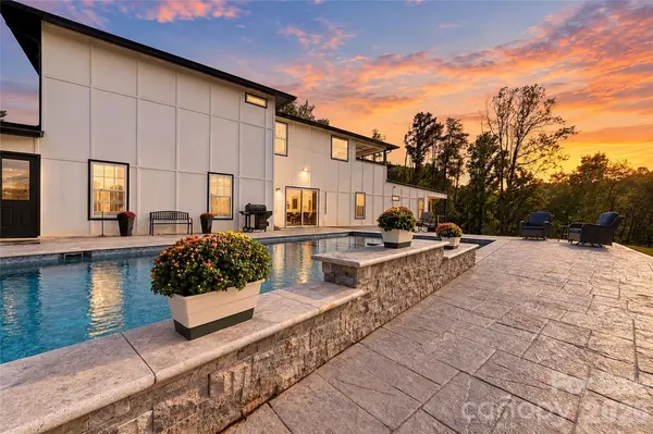 4987 Wildlife LN, Sherrills Ford, NC 28673