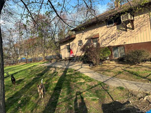 130 Scotland Hill RD, Chestnut Ridge, NY 10977