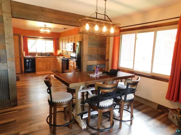 806 N 7th St, Virginia, MN 55792