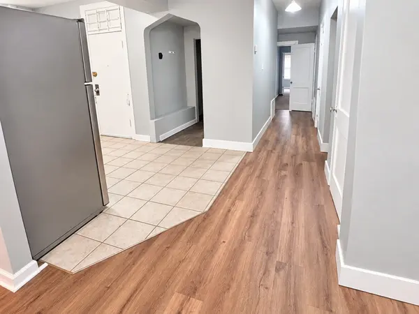 8012 S Essex AVE #3S, Chicago, IL 60617