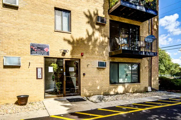 9814 Sayre AVE #204, Chicago Ridge, IL 60415