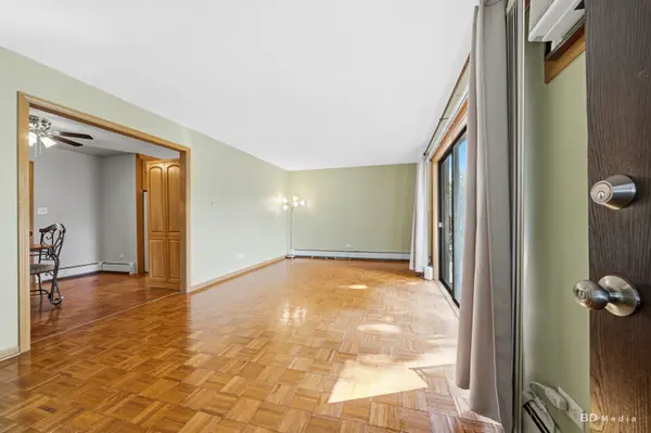 9814 Sayre AVE #204, Chicago Ridge, IL 60415