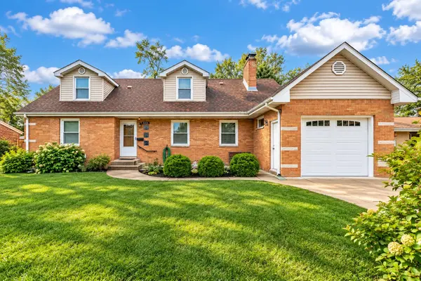 8336 Schreiber DR, Munster, IN 46321