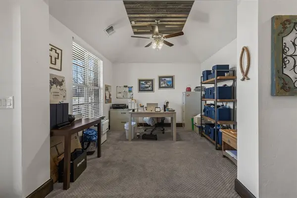 1 Ivory DR, Yukon, OK 73099