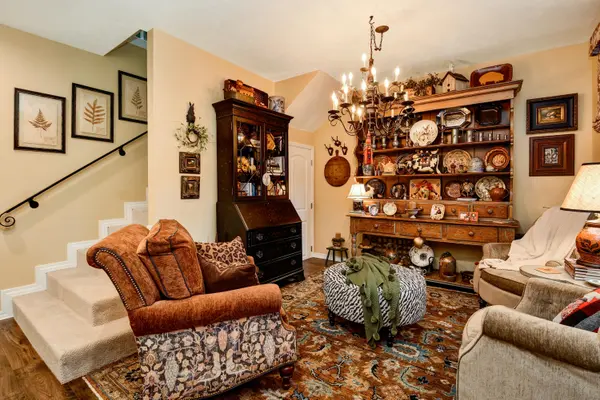 103 N Tuscany DR, Hollister, MO 65672