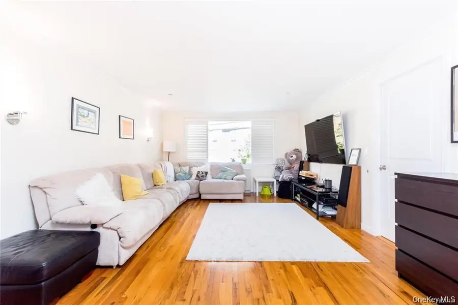 3800 Blackstone AVE #2S, Bronx, NY 10463