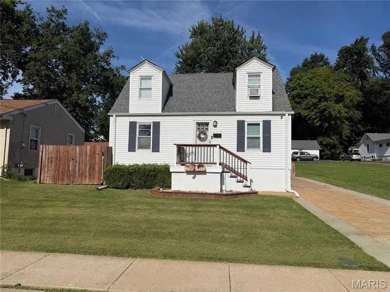2315 Wengler AVE, Overland, MO 63114