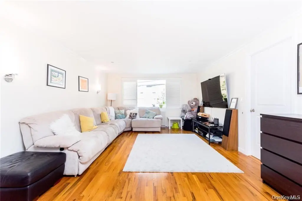 3800 Blackstone AVE #2S, Bronx, NY 10463