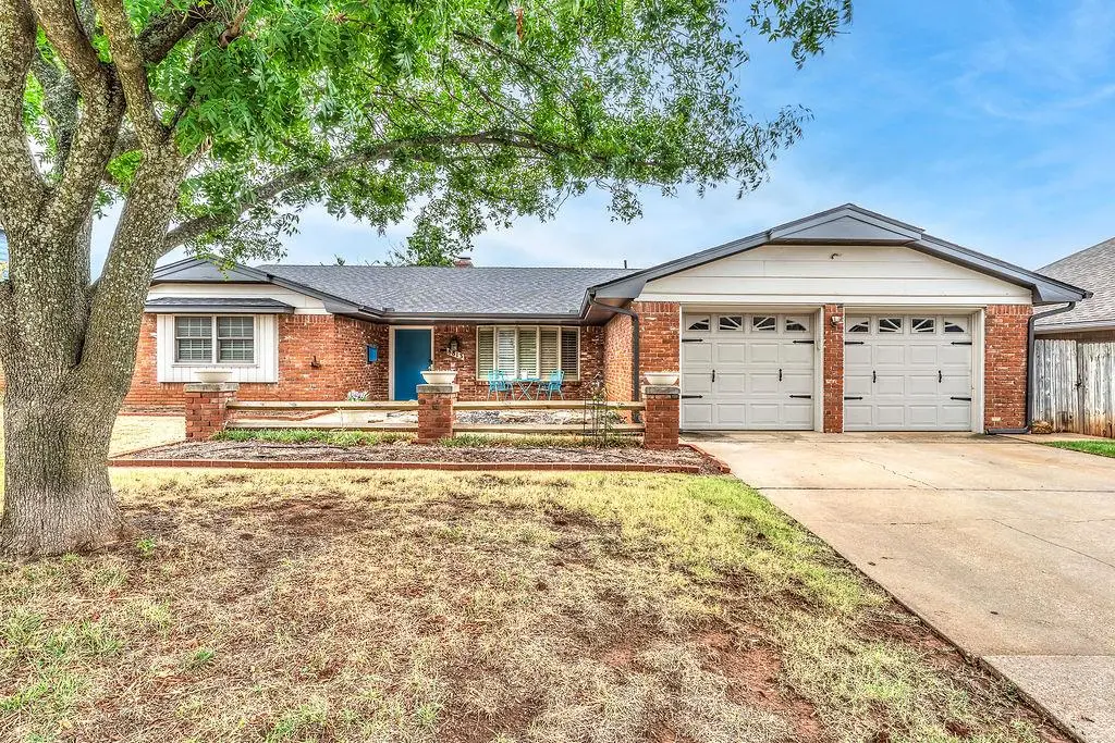 8813 Lakeaire DR, Oklahoma City, OK 73132