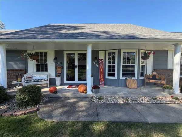 1008 Medbury LN, Richmond, MO 64085
