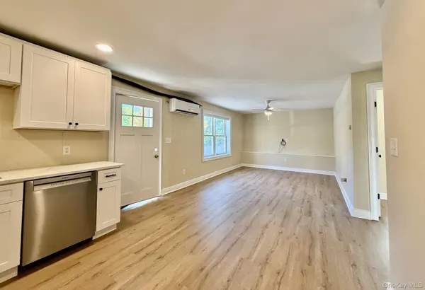 61 South, Warwick, NY 10990