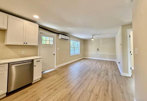 61 South, Warwick, NY 10990