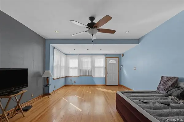 75-35 60th PL, Glendale, NY 11385
