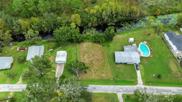 11124 LAKE SHORE DR, Land O Lakes, FL 34637