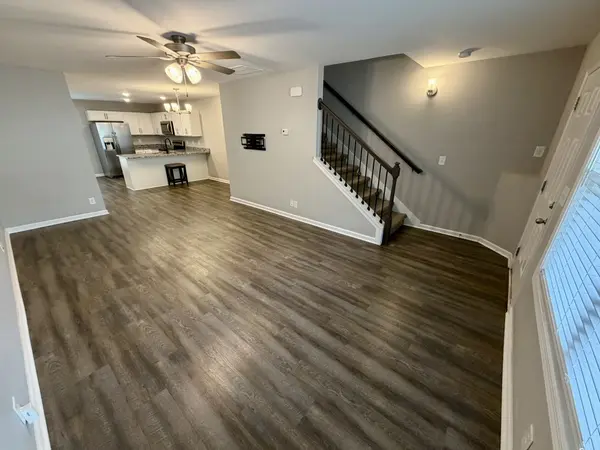264 Woodland Valley Ln, Clarksville, TN 37040