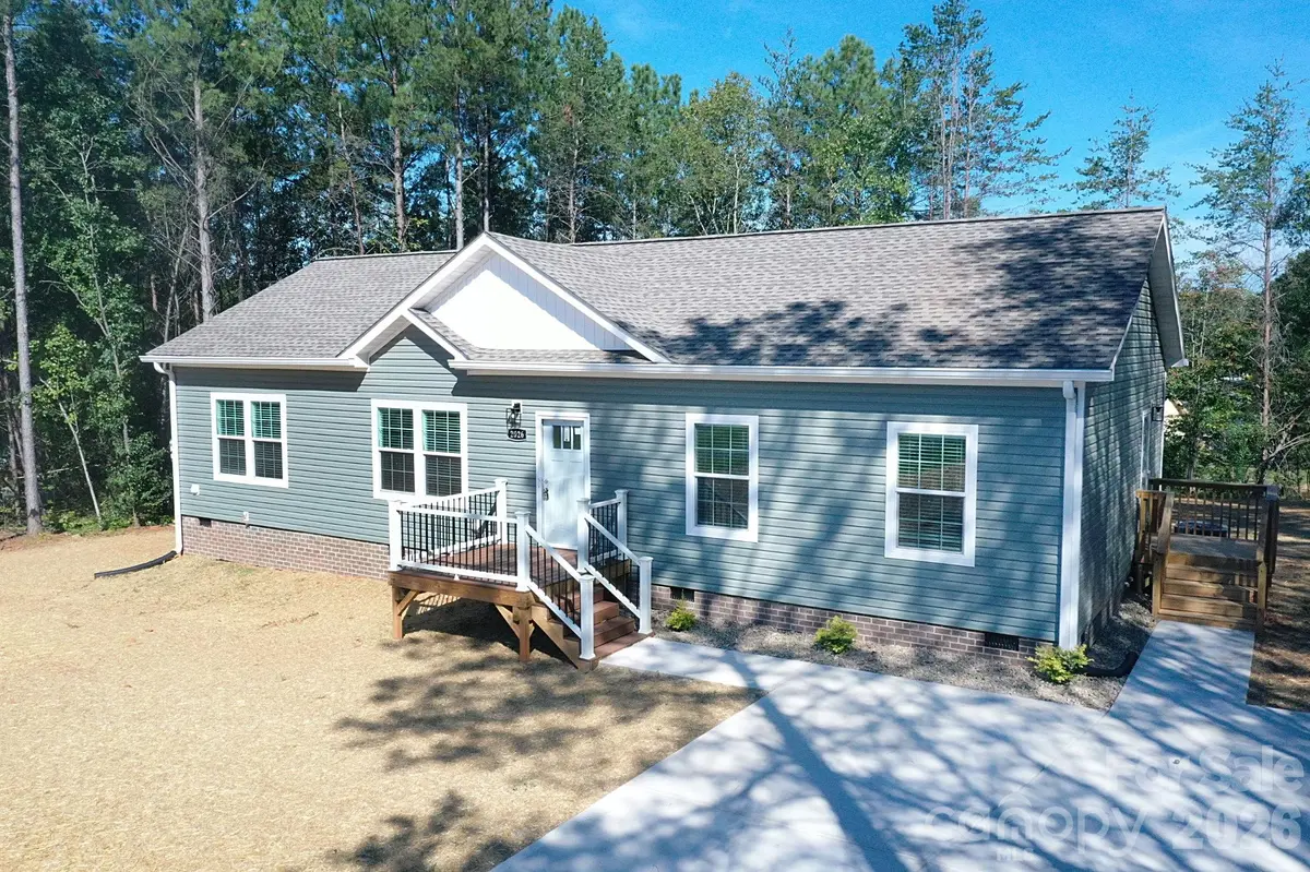 2063 Vance ST, Newton, NC 28658