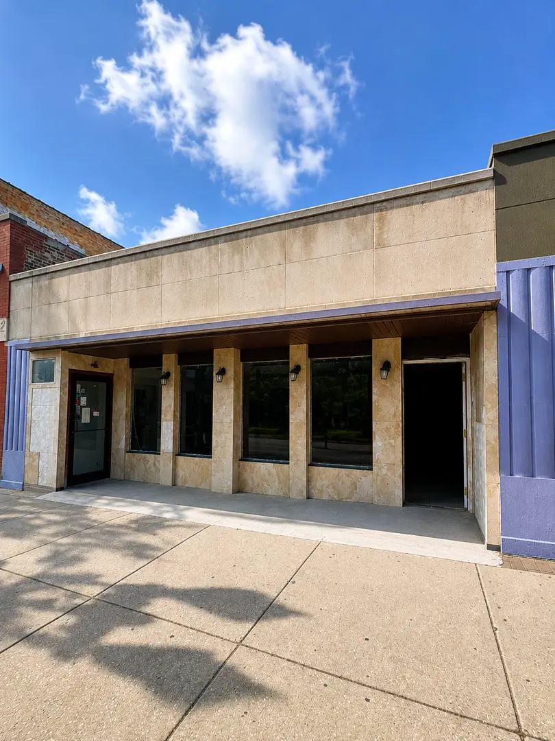 2114 W Devon AVE, Chicago, IL 60659